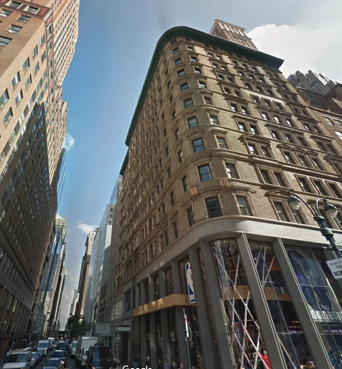 Lombard Street, San Francisco, California 94109. Rent:sale = 0.001301 (0.13%)